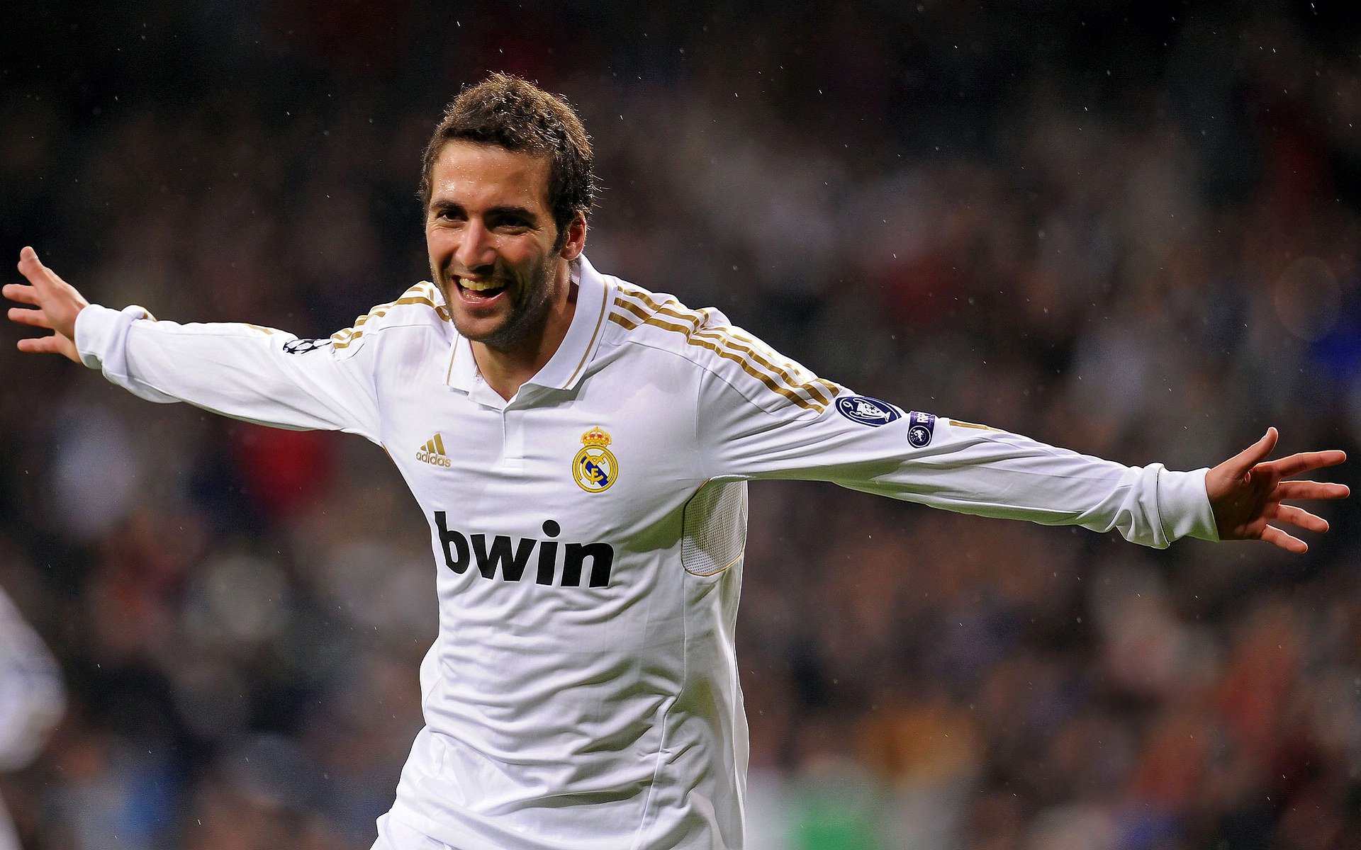 开云官网-卡拉斯科爆发,当绿茵场掀翻卡塔尔金元,足球的古老灵魂在咆哮