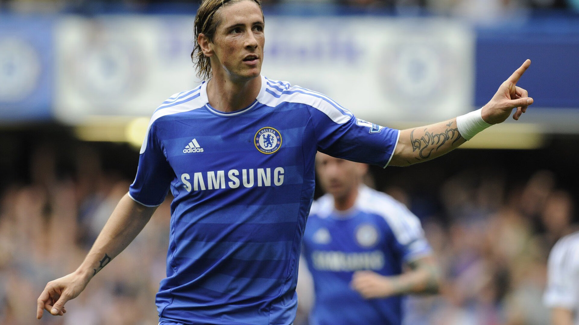 开云下载-沉默的刀锋，伦纳德在F1争冠之夜的关键节点哲学